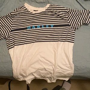 Oakley t shirt